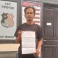 Sopir Travel inisial R membuat laporan ke Polres Pasaman Barat.(Foto. DOLOP)