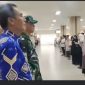 Bangun Nasionalisme, Babinsa Kodim 1409/Gowa Ajak Warga Nyanyikan Lagu Indonesia Raya di Mall Pelayanan Publik//Foto: Syamsu Alam.