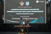 Bupati Yusra Alhabsyi Serahkan Laporan Keuangan Pemerintah Daerah Bolmong Tahun 2024//Foto: Kominfo